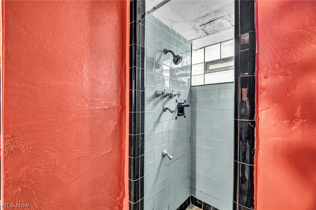 1909 Powell Avenue Cleveland Heights OH 44118