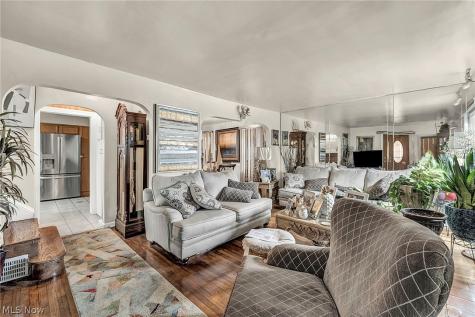 1909 Powell Avenue Cleveland Heights OH 44118