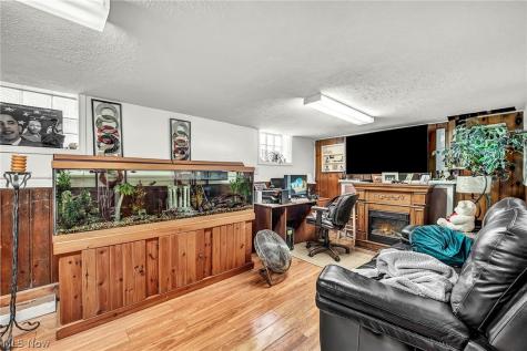 1909 Powell Avenue Cleveland Heights OH 44118