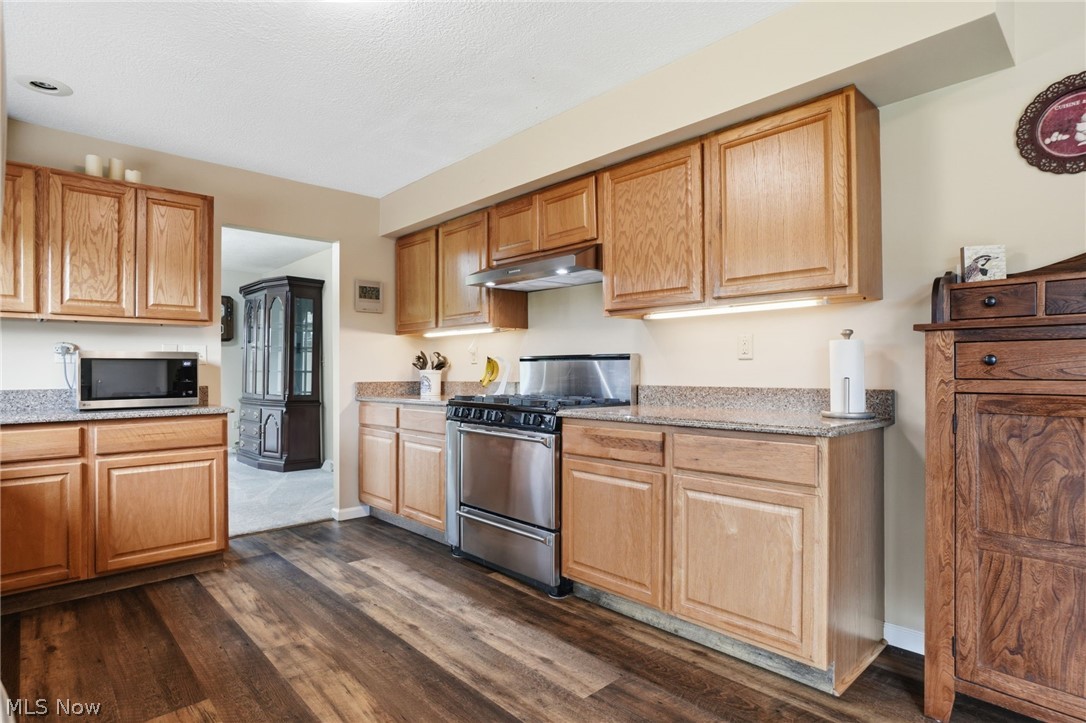 16159 Gar Highway Montville OH 44064