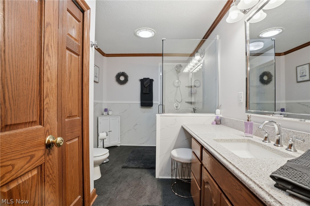 16159 Gar Highway Montville OH 44064