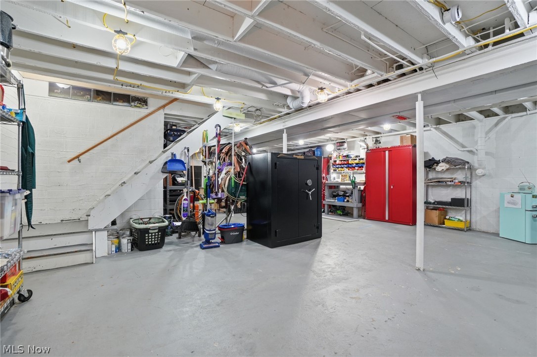 16159 Gar Highway Montville OH 44064