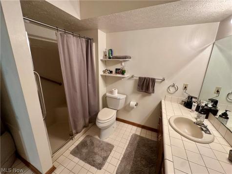 16492 Sunwood Oval Strongsville OH 44136