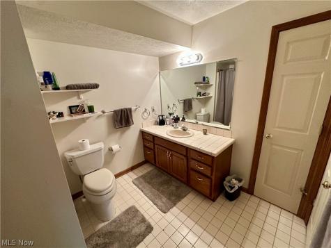 16492 Sunwood Oval Strongsville OH 44136