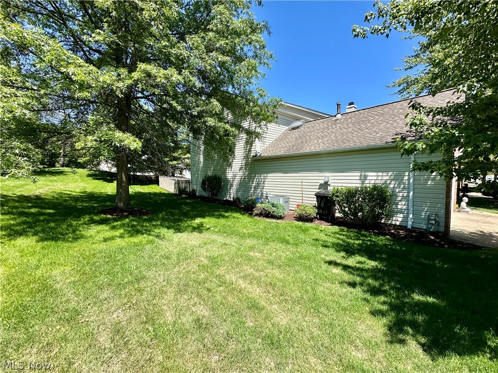 16492 Sunwood Oval Strongsville OH 44136