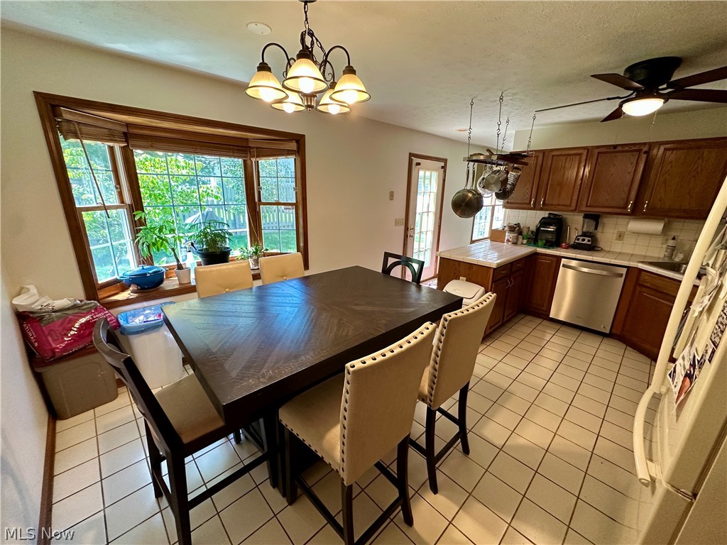 16492 Sunwood Oval Strongsville OH 44136