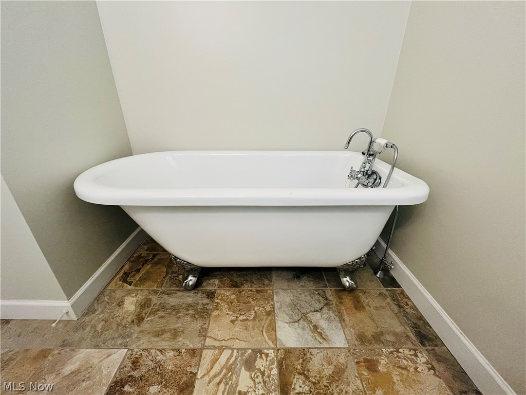 675 Bridle Court Geneva OH 44041