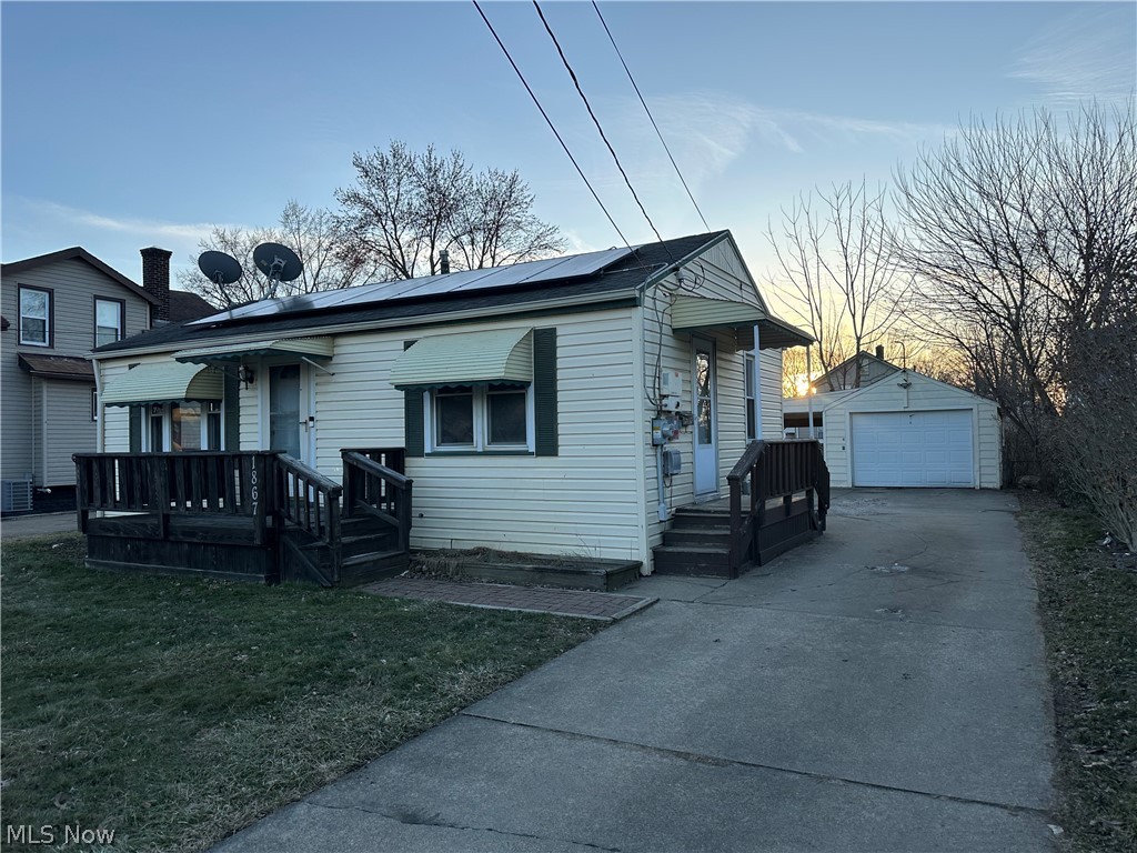 1867 Sheridan Avenue NE Warren OH 44483