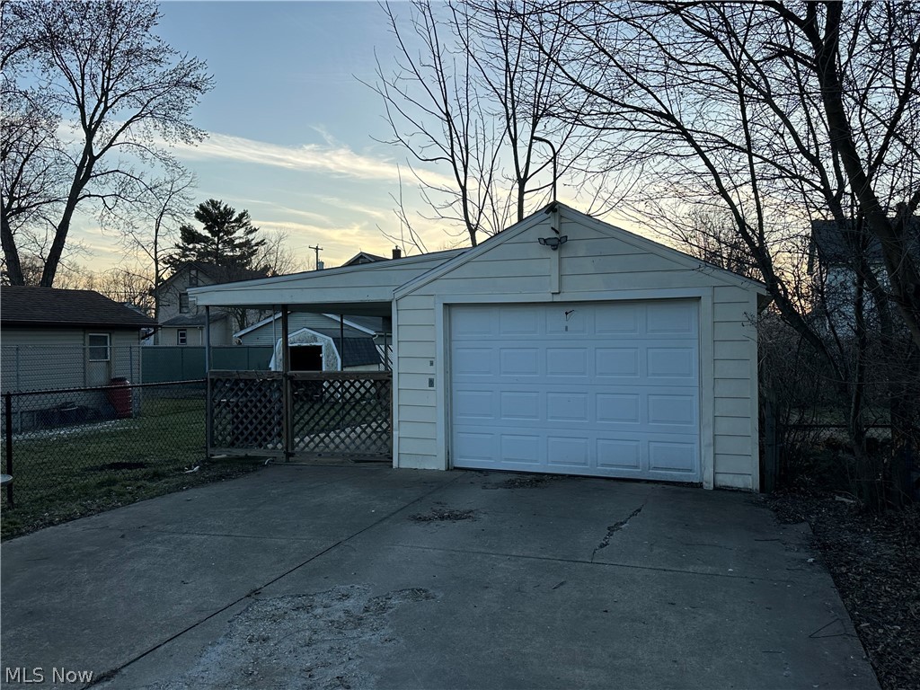 1867 Sheridan Avenue NE Warren OH 44483