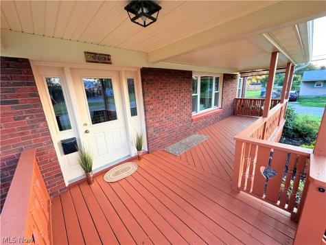 963 Warren Avenue Niles OH 44446