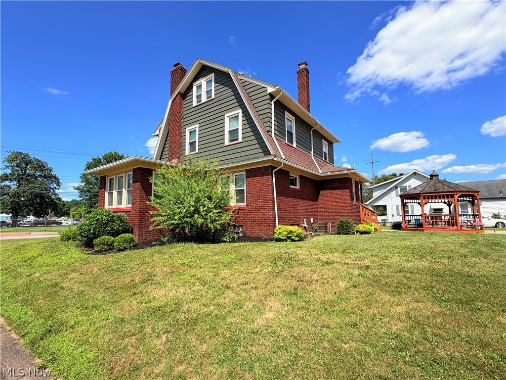 963 Warren Avenue Niles OH 44446