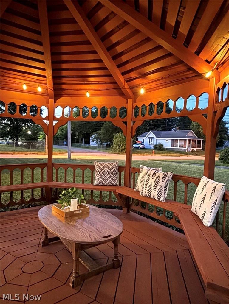 963 Warren Avenue Niles OH 44446