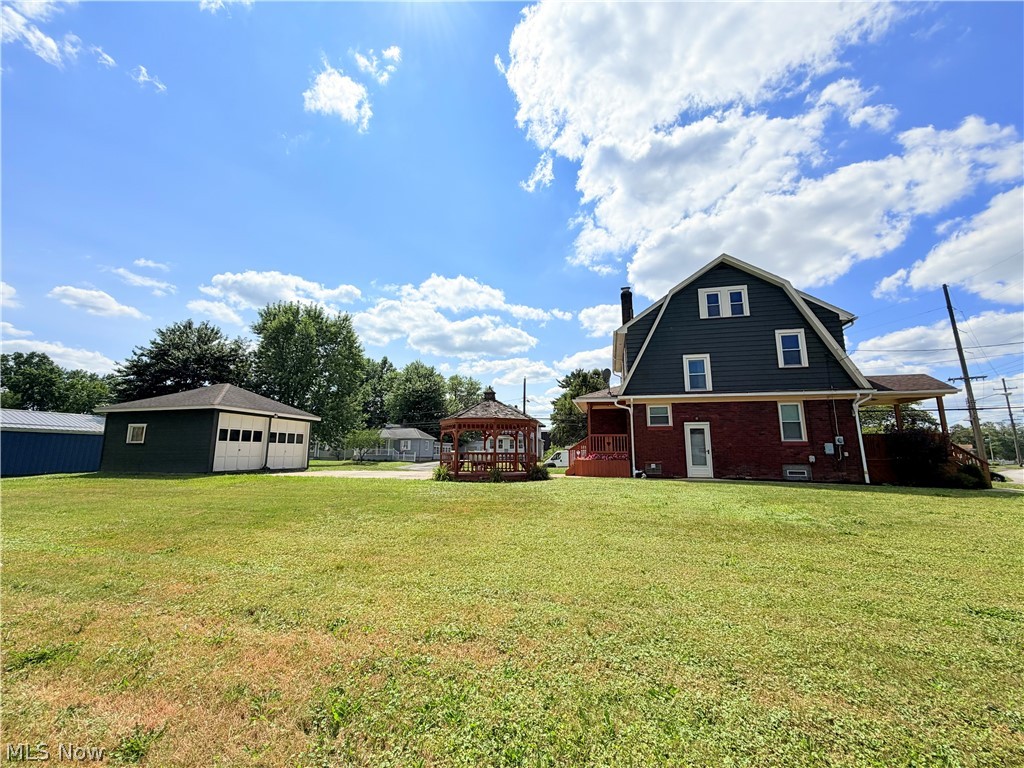 963 Warren Avenue Niles OH 44446