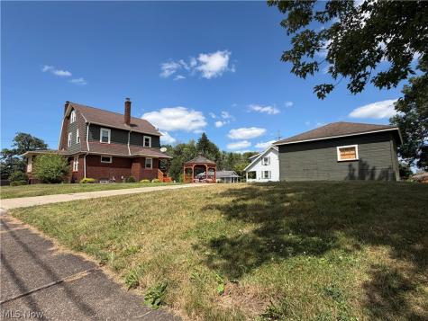 963 Warren Avenue Niles OH 44446