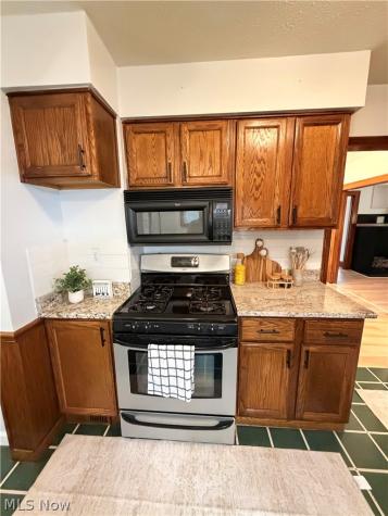 963 Warren Avenue Niles OH 44446