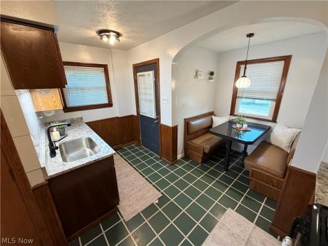 963 Warren Avenue Niles OH 44446