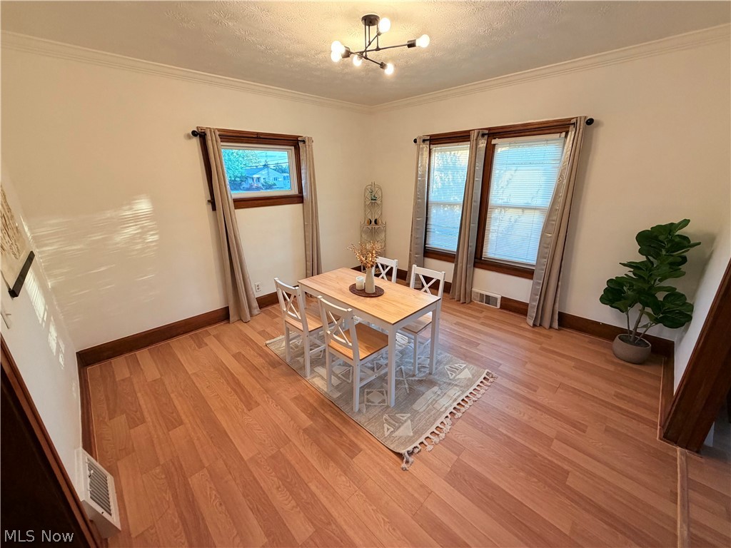 963 Warren Avenue Niles OH 44446