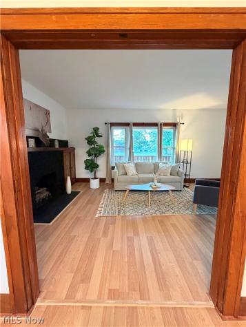 963 Warren Avenue Niles OH 44446