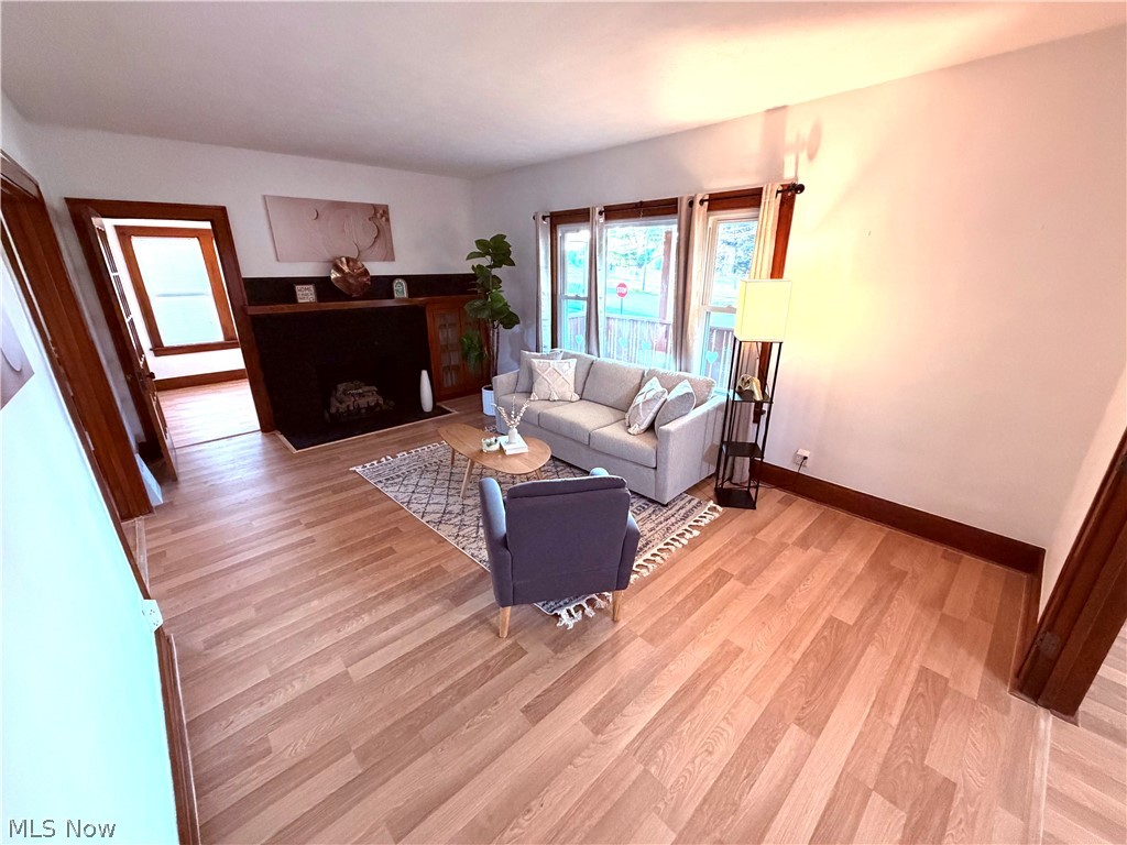 963 Warren Avenue Niles OH 44446