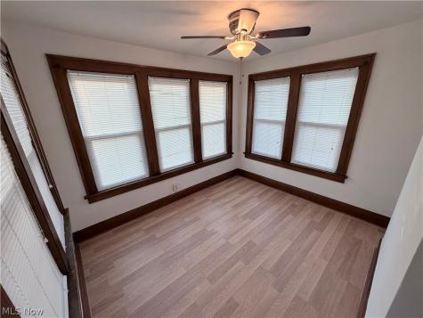 963 Warren Avenue Niles OH 44446