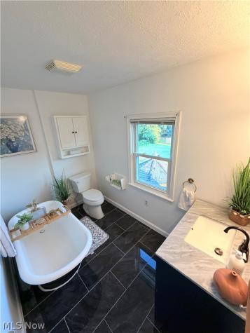 963 Warren Avenue Niles OH 44446