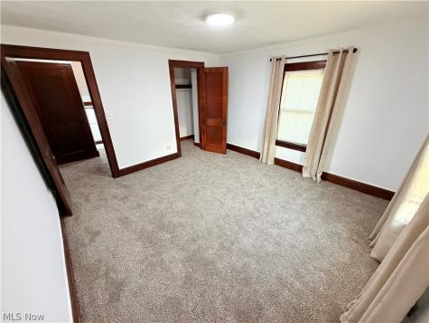 963 Warren Avenue Niles OH 44446