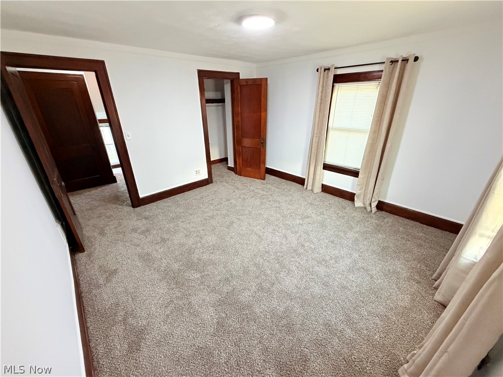 963 Warren Avenue Niles OH 44446