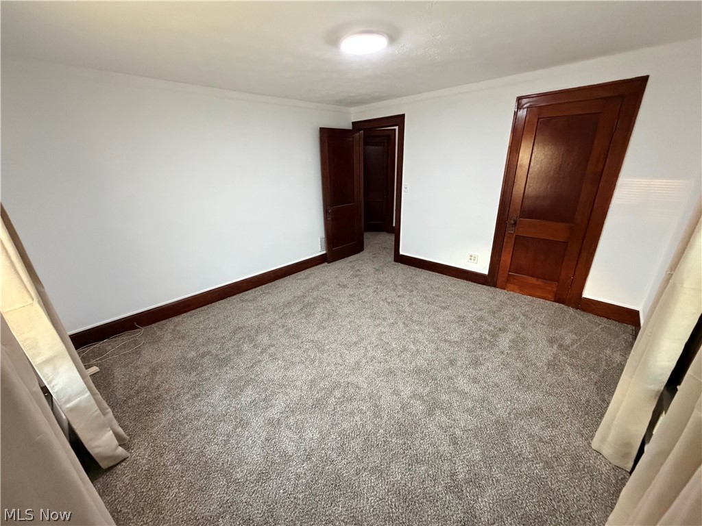 963 Warren Avenue Niles OH 44446