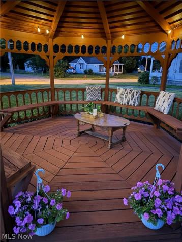 963 Warren Avenue Niles OH 44446
