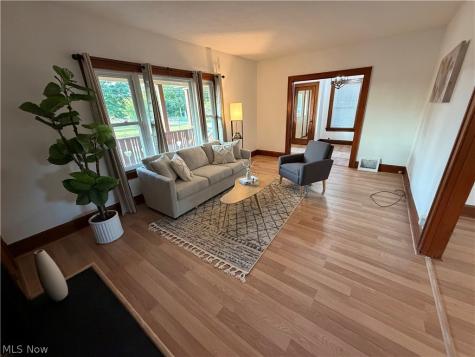 963 Warren Avenue Niles OH 44446