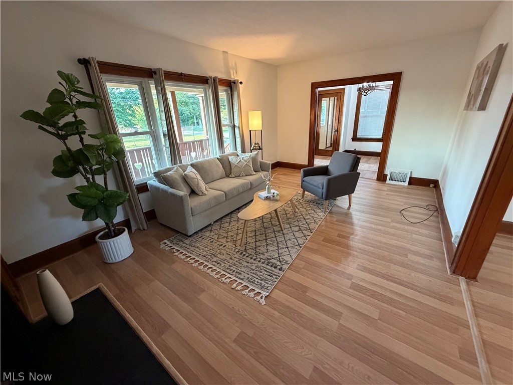 963 Warren Avenue Niles OH 44446