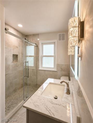 1199 Mayfield Ridge Road Cleveland OH 44124