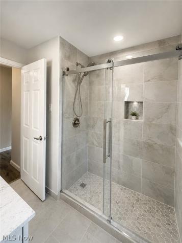 1199 Mayfield Ridge Road Cleveland OH 44124