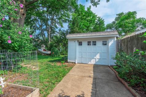 455 11th Street Elyria OH 44035