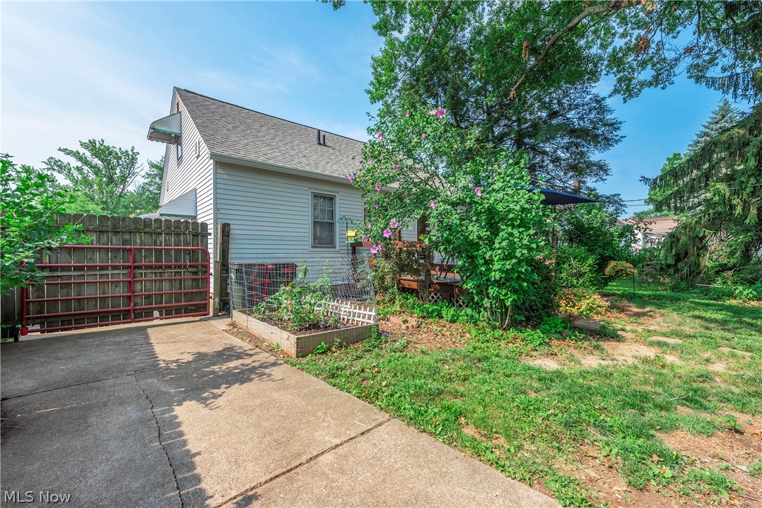 455 11th Street Elyria OH 44035