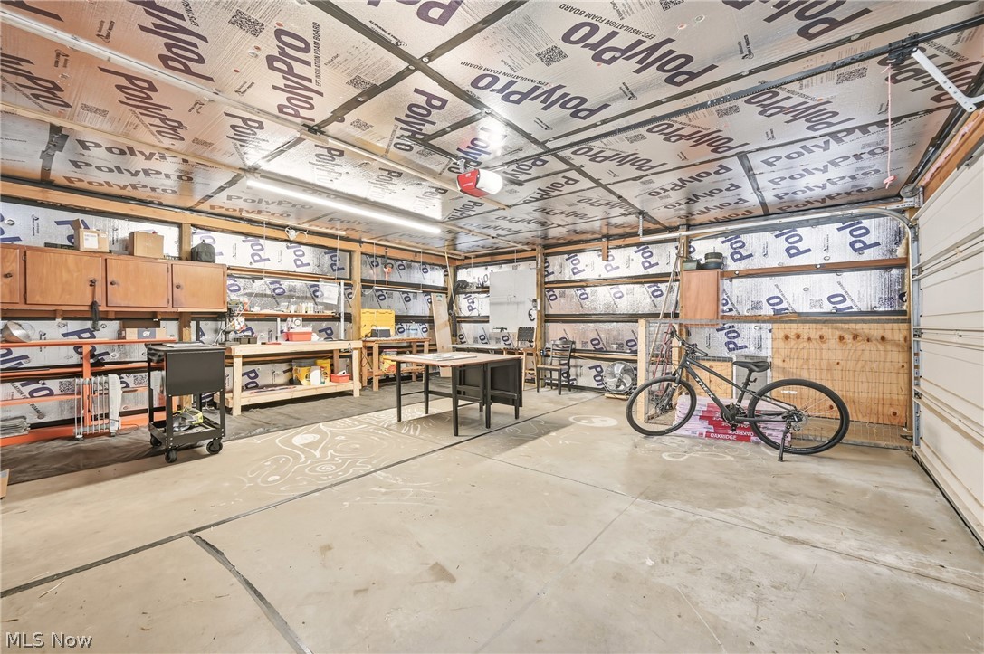 1032 Hartwood Road NW Magnolia OH 44643