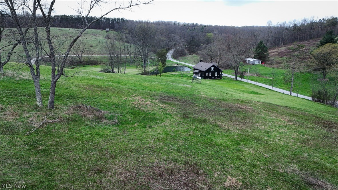1032 Hartwood Road NW Magnolia OH 44643
