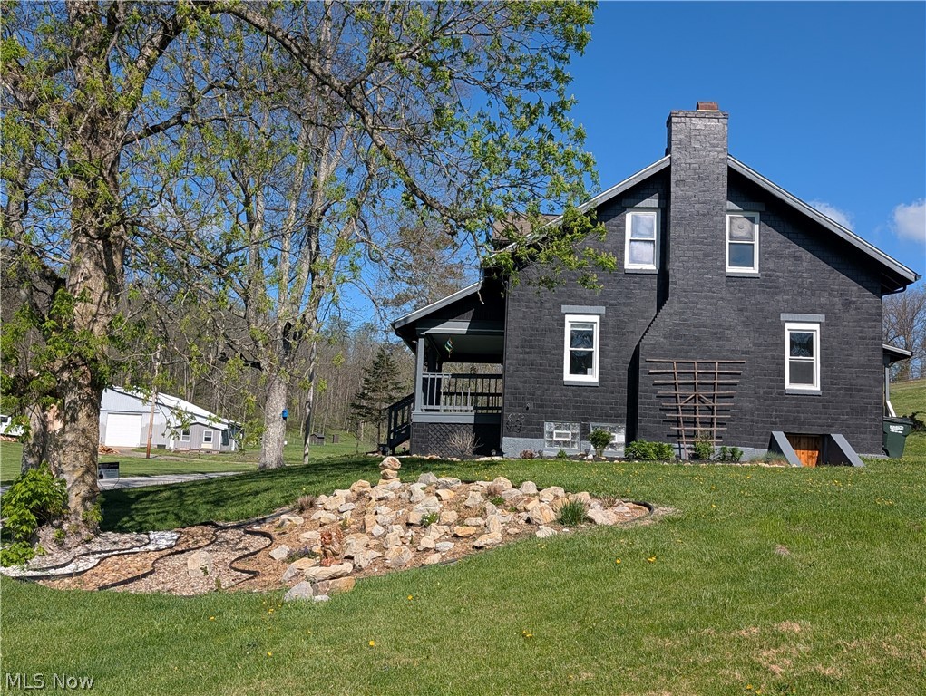 1032 Hartwood Road NW Magnolia OH 44643