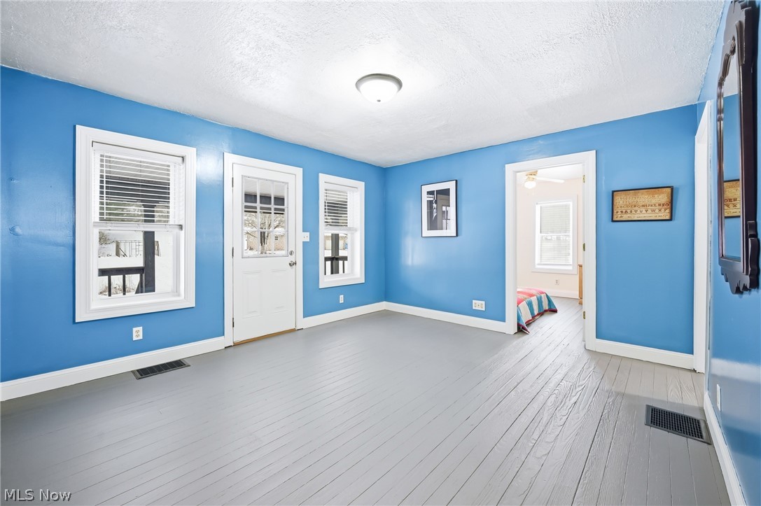 1032 Hartwood Road NW Magnolia OH 44643