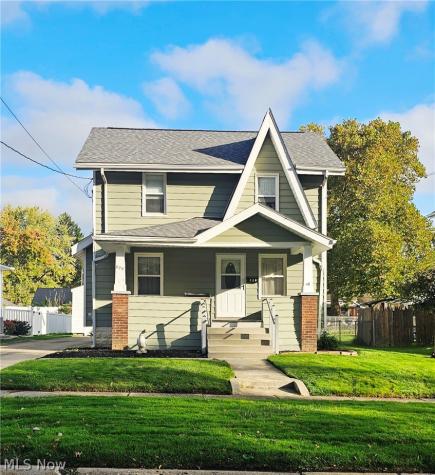 829 Broadway Street E Cuyahoga Falls OH 44221