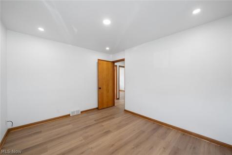 1908 Valley Road Cuyahoga Falls OH 44223