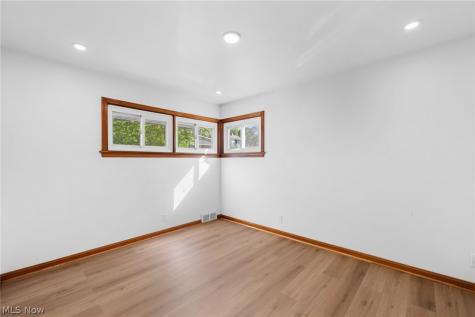 1908 Valley Road Cuyahoga Falls OH 44223