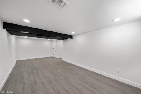 1908 Valley Road Cuyahoga Falls OH 44223