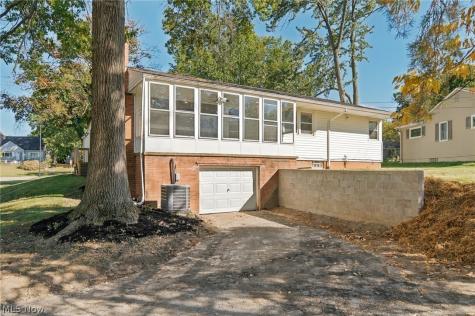 1908 Valley Road Cuyahoga Falls OH 44223
