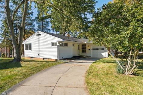 1908 Valley Road Cuyahoga Falls OH 44223