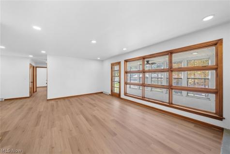1908 Valley Road Cuyahoga Falls OH 44223