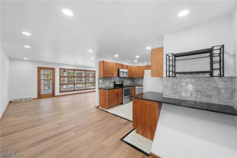1908 Valley Road Cuyahoga Falls OH 44223
