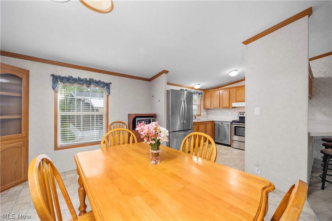 354 Pin Oak Circle Elyria OH 44035