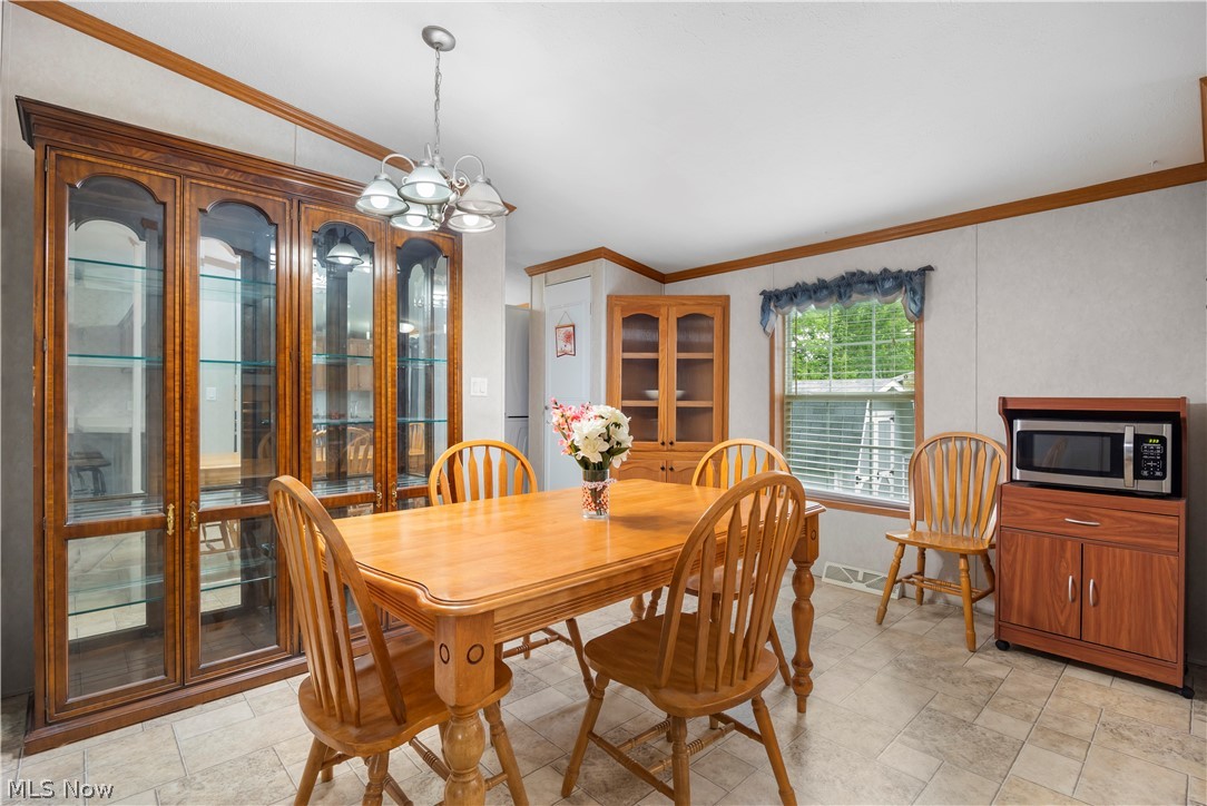 354 Pin Oak Circle Elyria OH 44035