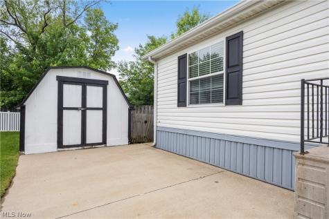 354 Pin Oak Circle Elyria OH 44035